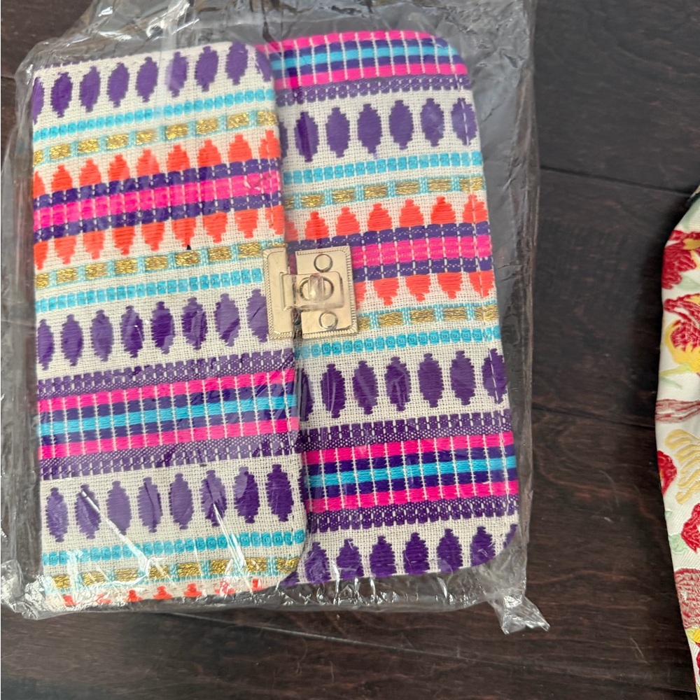 Colorful Patterned Clutch - Picture 4 of 5